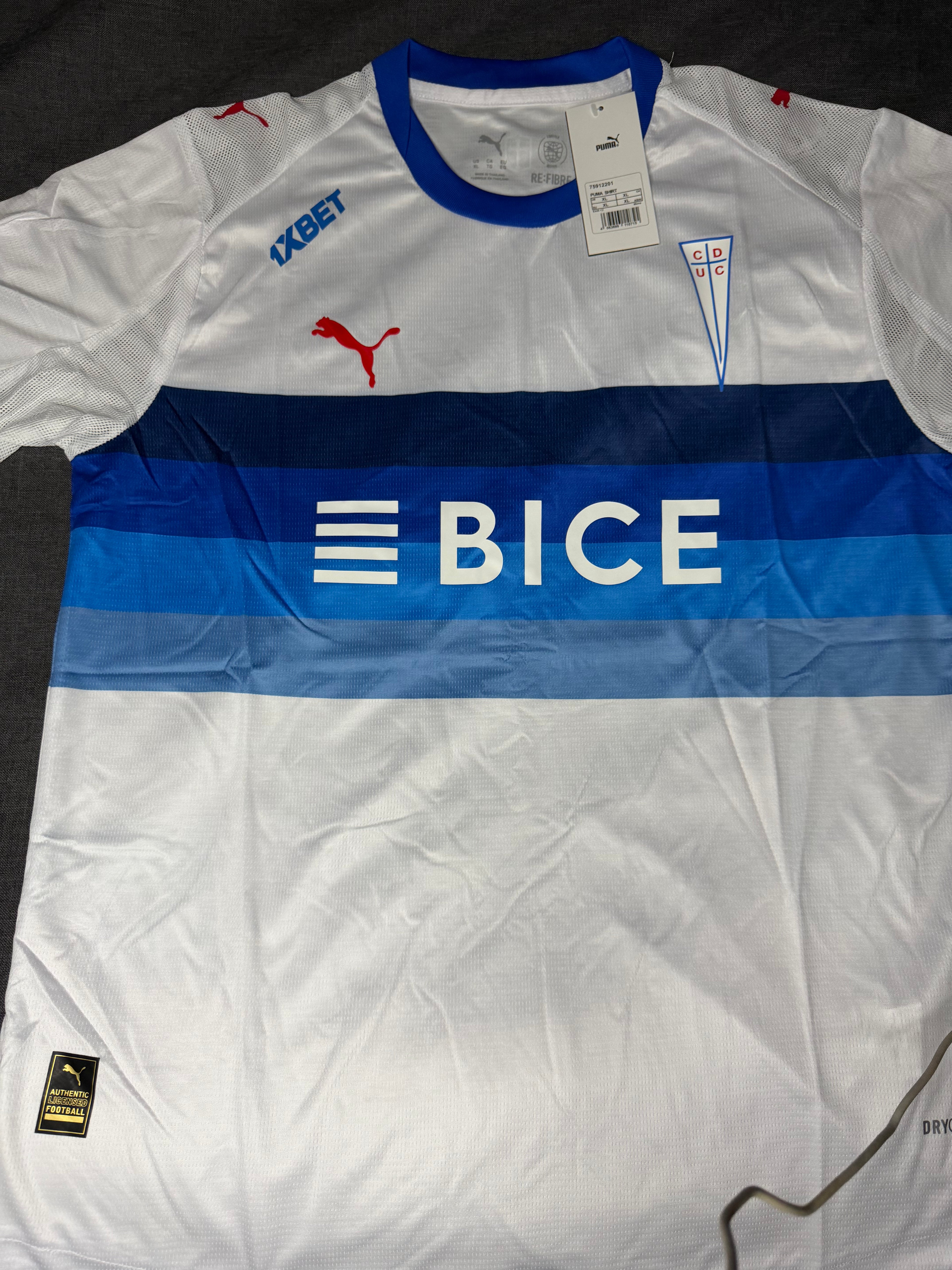 Camiseta Católica local 2026